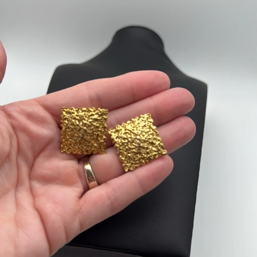 Gold tone square nugget statement bold classic pierced earrings designer vibes